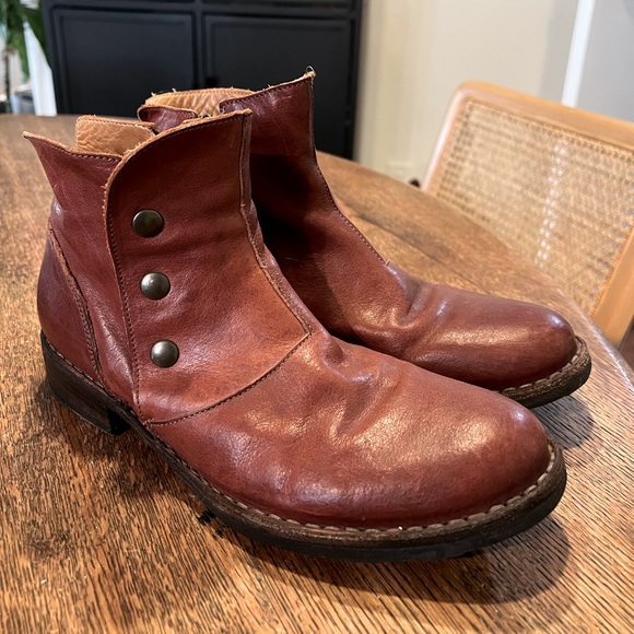Fiorentini + Baker Shoes - Fiorentini and Baker leather 30’s style ankle boots size 37, fits a 7/8US